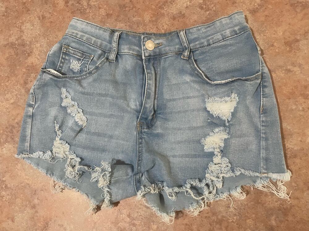 SHEIN Distressed Ripped Raw Hem Denim Shorts Lt Wsh Women's Size M (US 6/ EU 38)
